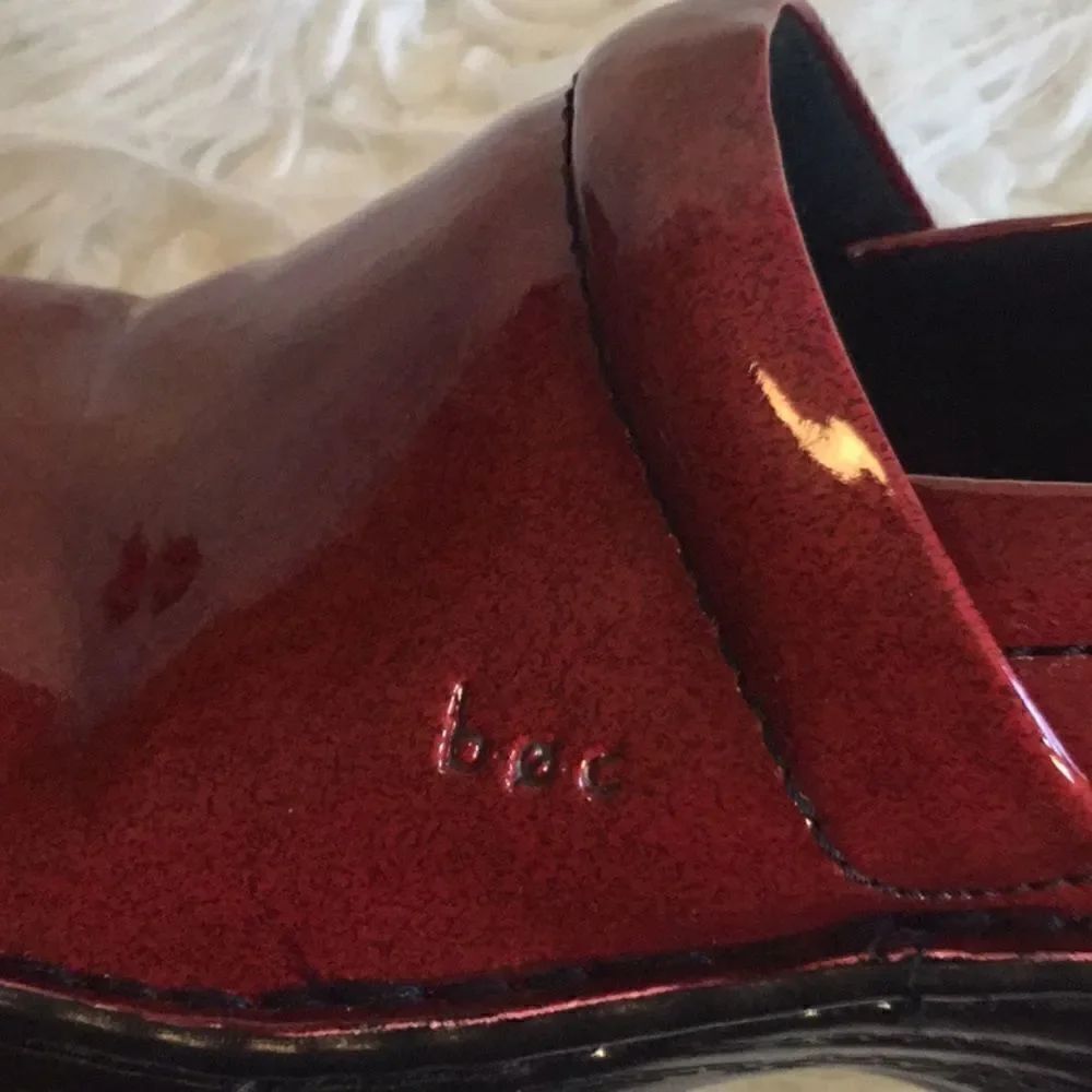 Deep red clog type shoes in size 6 NWOT - Picture 6 of 14